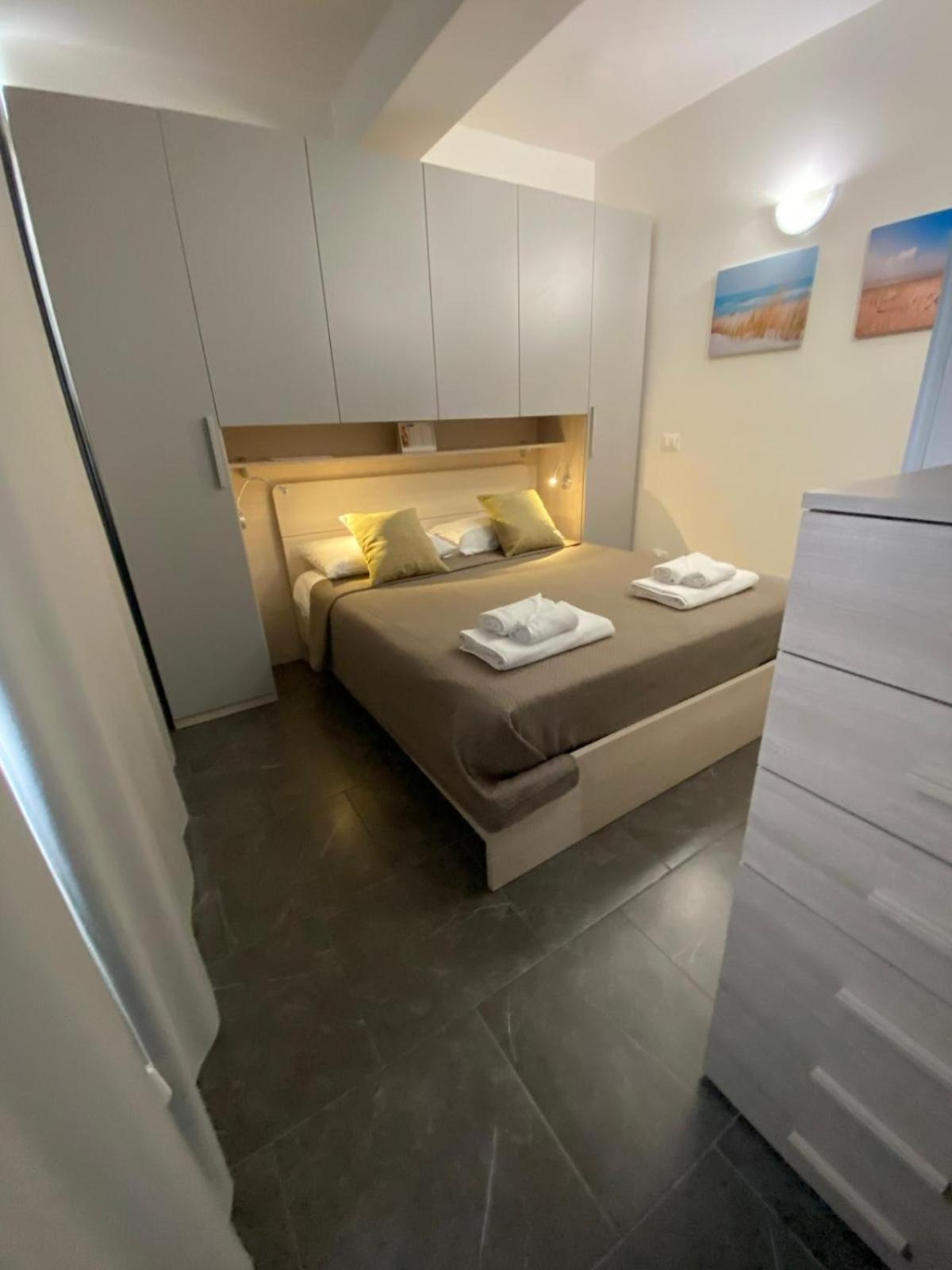 דירות רג'יו די קאלאבריה Little House מראה חיצוני תמונה